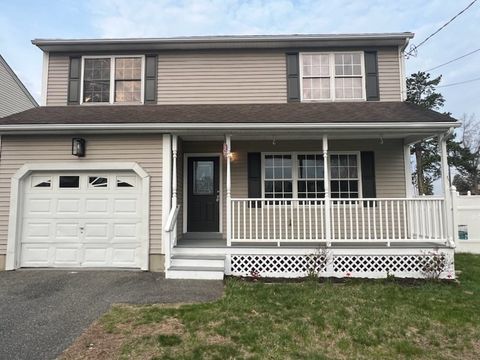 46 Stocker St Springfield MA 01129