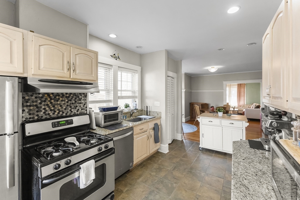 112-114 Harnden Ave
