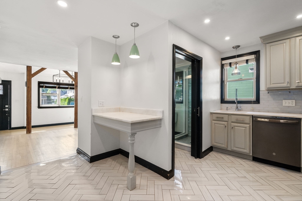 146-148 Warren Ave