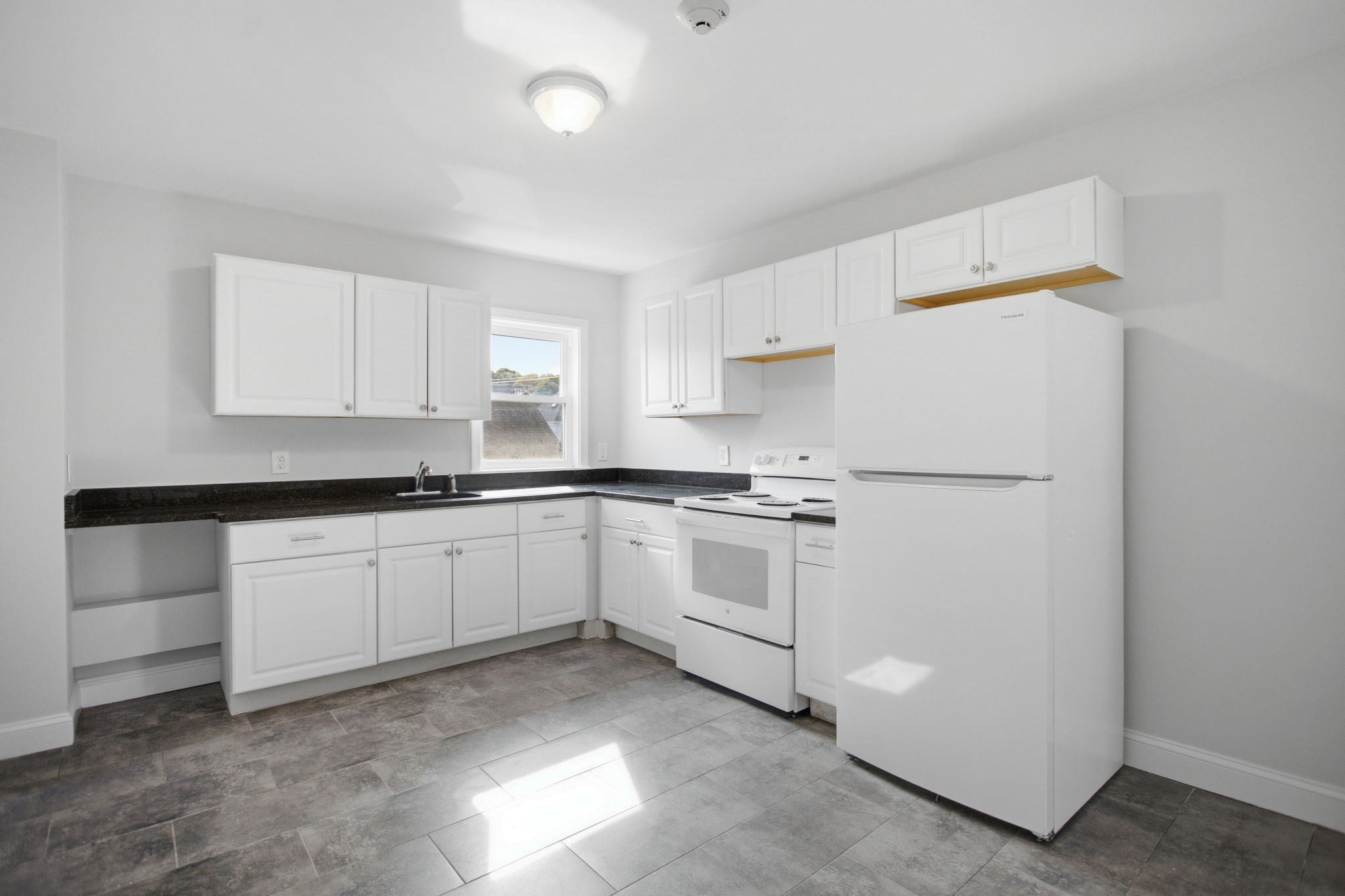 101 Hilldale Ave, Haverhill, MA Photo #25