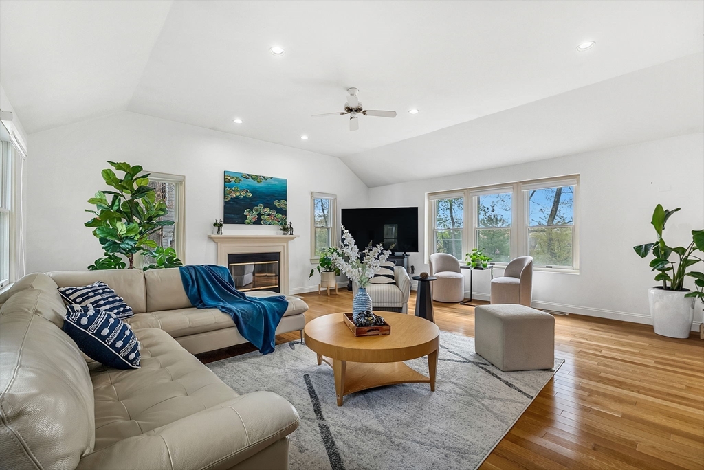 37 Woodcliffe Rd