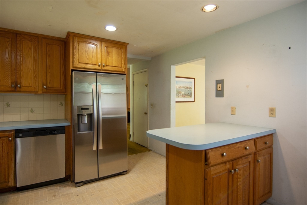 14 Willow Rd