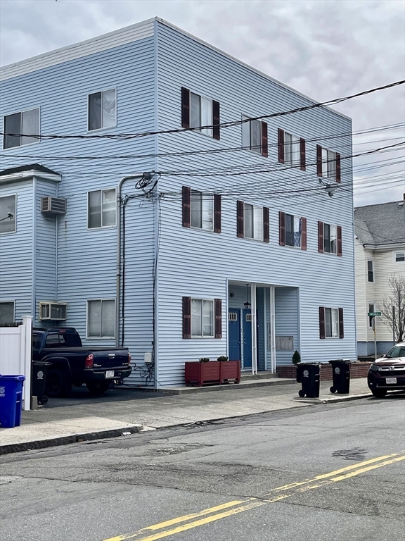 217-221 Highland Ave, 1