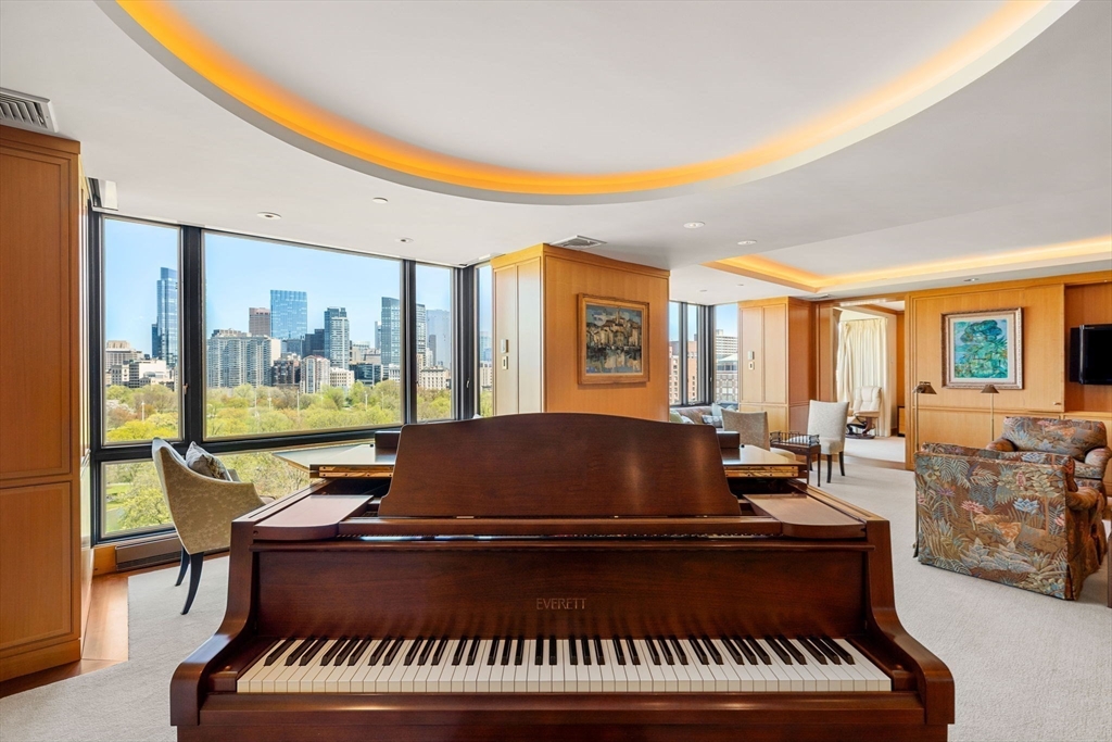 2 Commonwealth Ave 14B