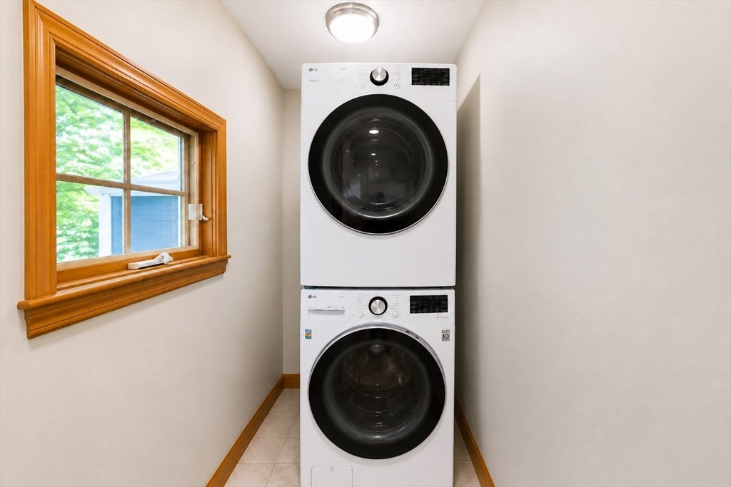 96 Wompatuck Rd, Hingham, MA Photo #8