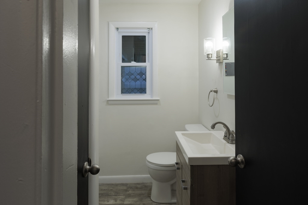 1159 Middlesex St, Lowell, MA Photo #8