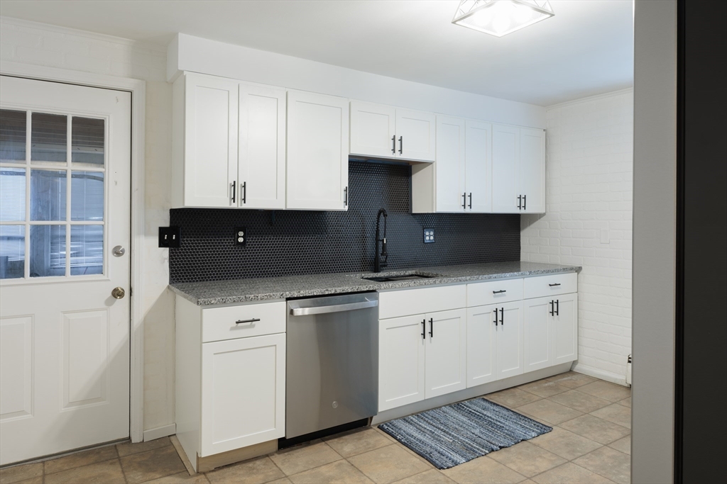 1159 Middlesex St, Lowell, MA Photo #4