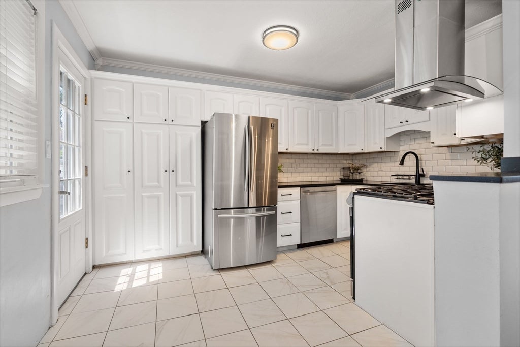 136A Belgrade Ave, Boston, MA Photo #8
