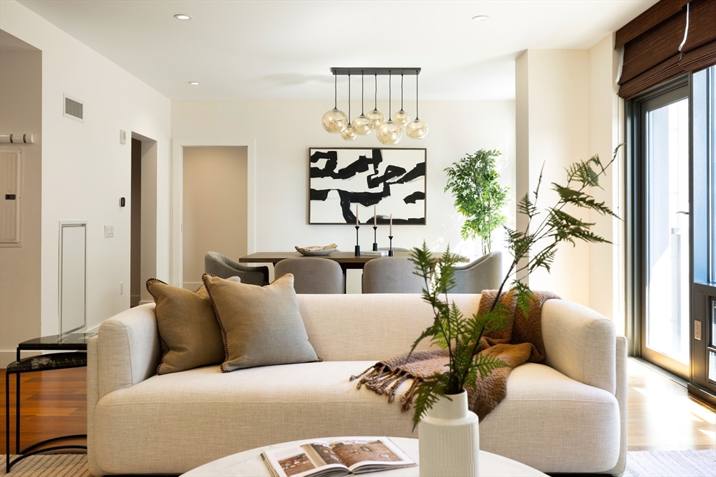 32 Traveler Street 706