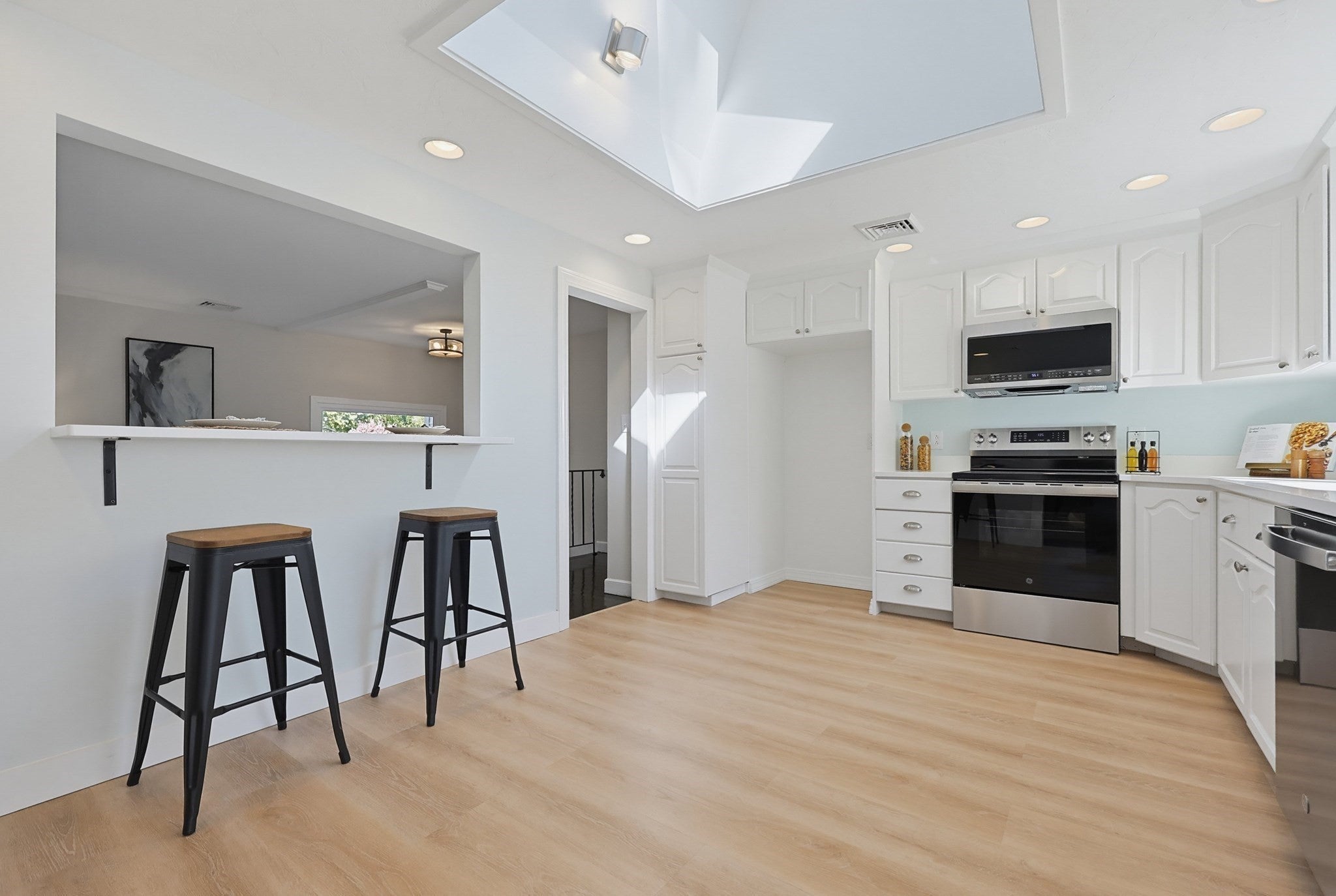 30 Taft Ln, Dedham, MA Photo #10