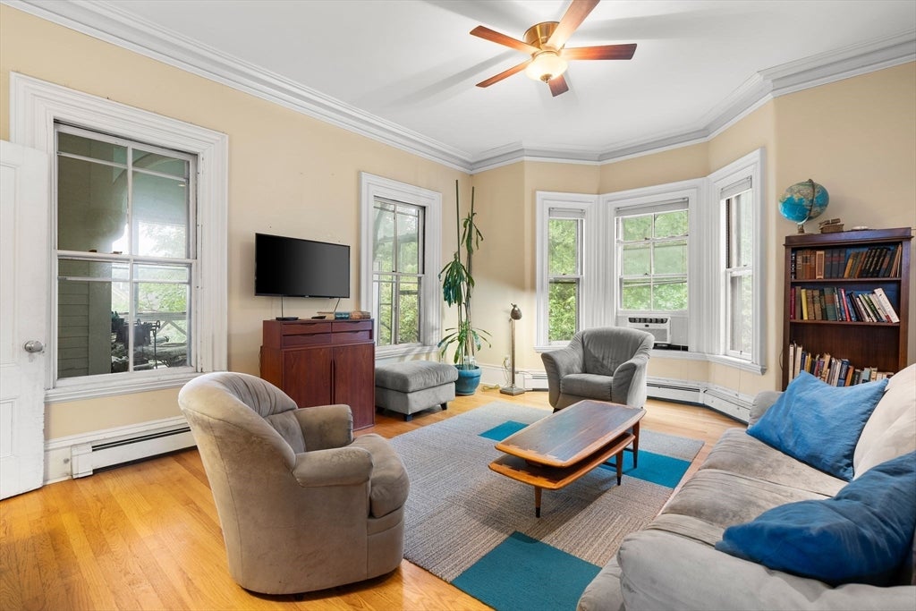 212 Chestnut Ave