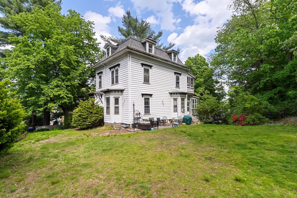 212 Chestnut Ave