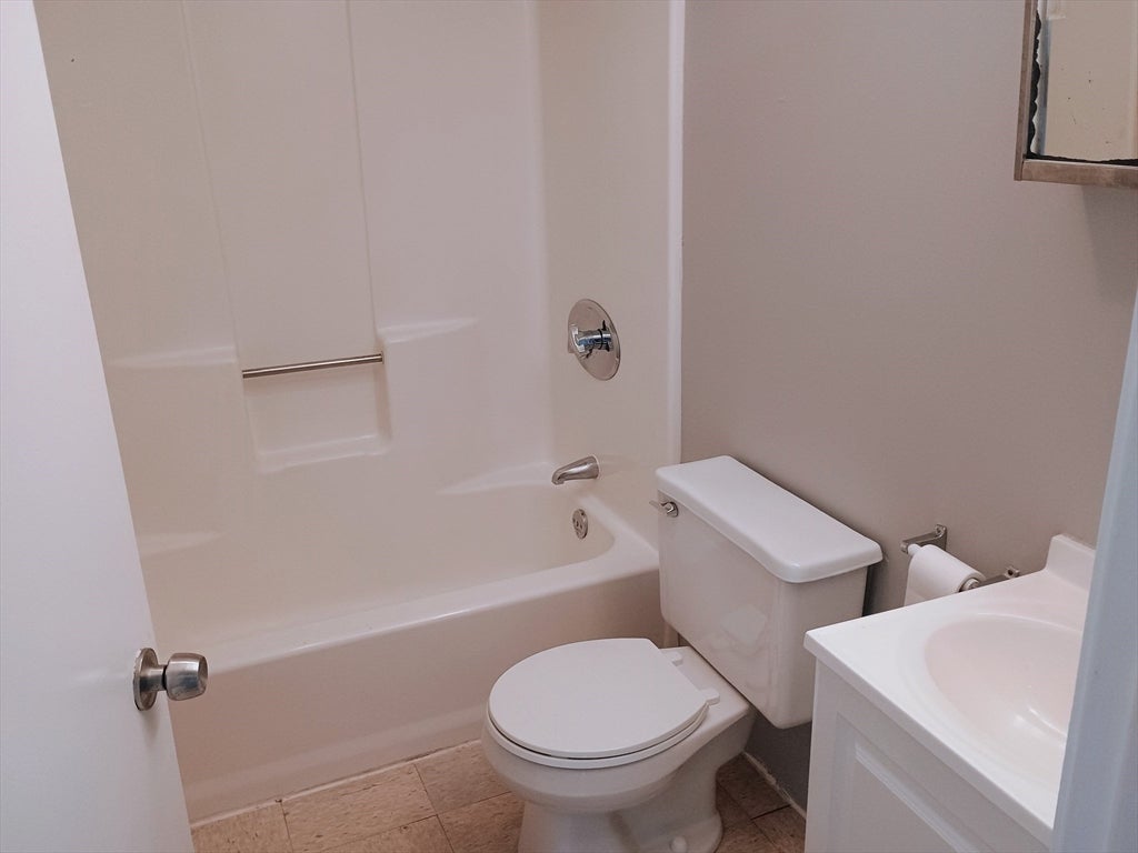 185 High Street #2L, Taunton, MA, 185 High Street #2L, Taunton, MA Photo #4