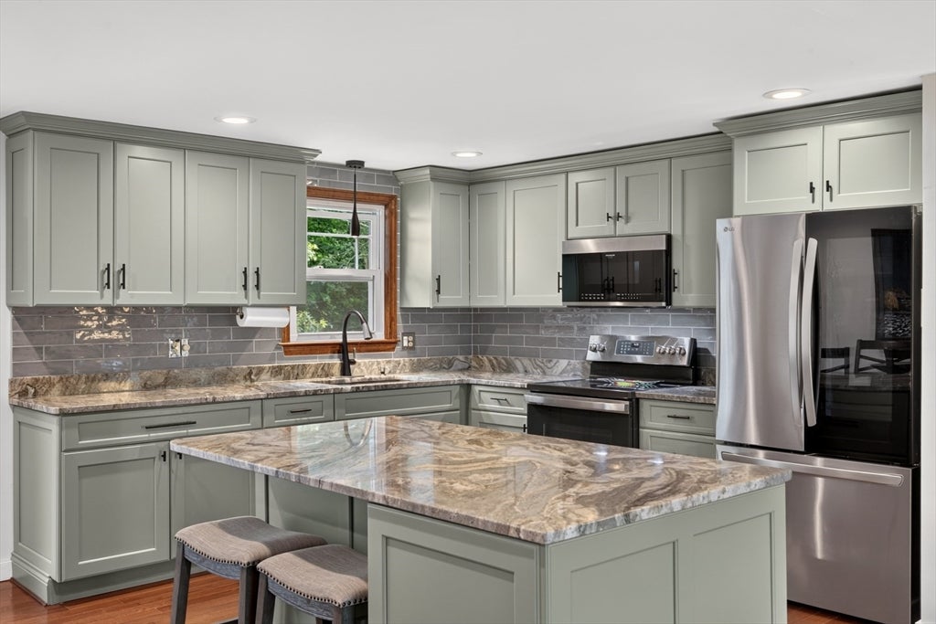 106 Tanglewood Dr, Falmouth, MA, 106 Tanglewood Dr, Falmouth, MA Photo #10