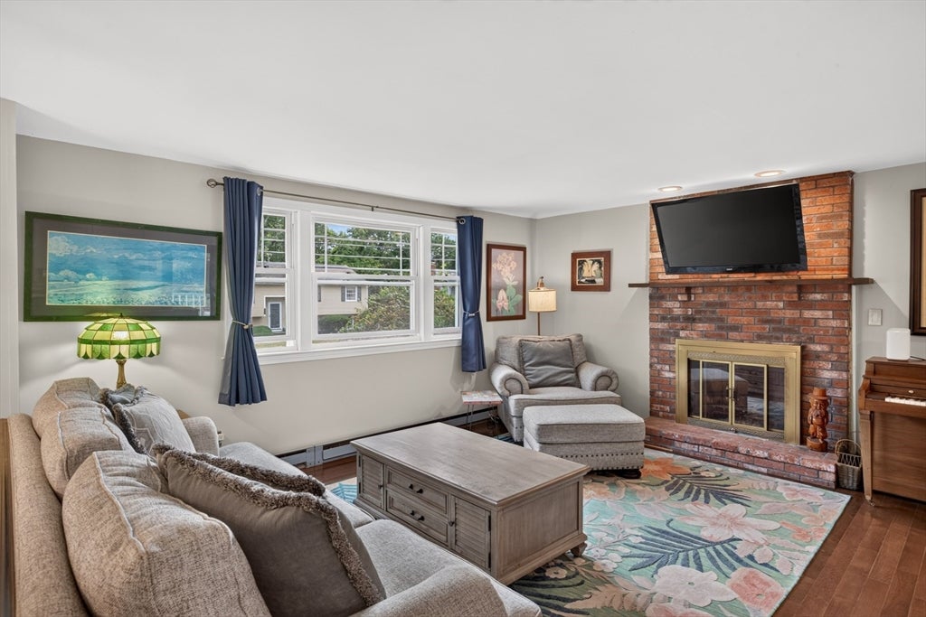 106 Tanglewood Dr, Falmouth, MA, 106 Tanglewood Dr, Falmouth, MA Photo #5