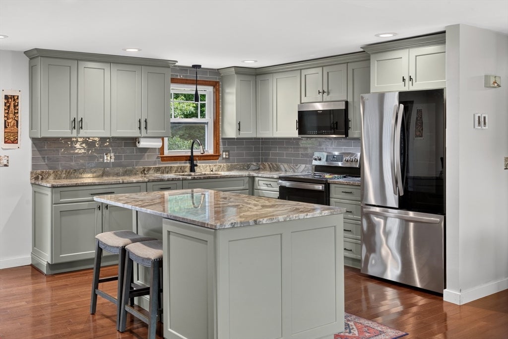 106 Tanglewood Dr, Falmouth, MA, 106 Tanglewood Dr, Falmouth, MA Photo #9