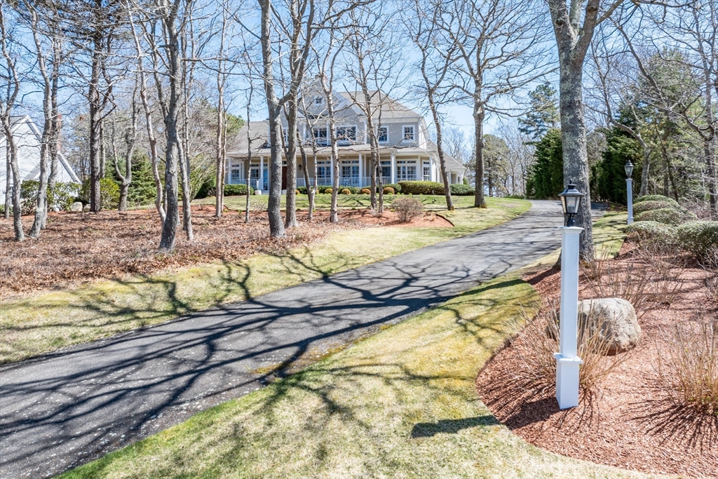 24 Highwood Ln