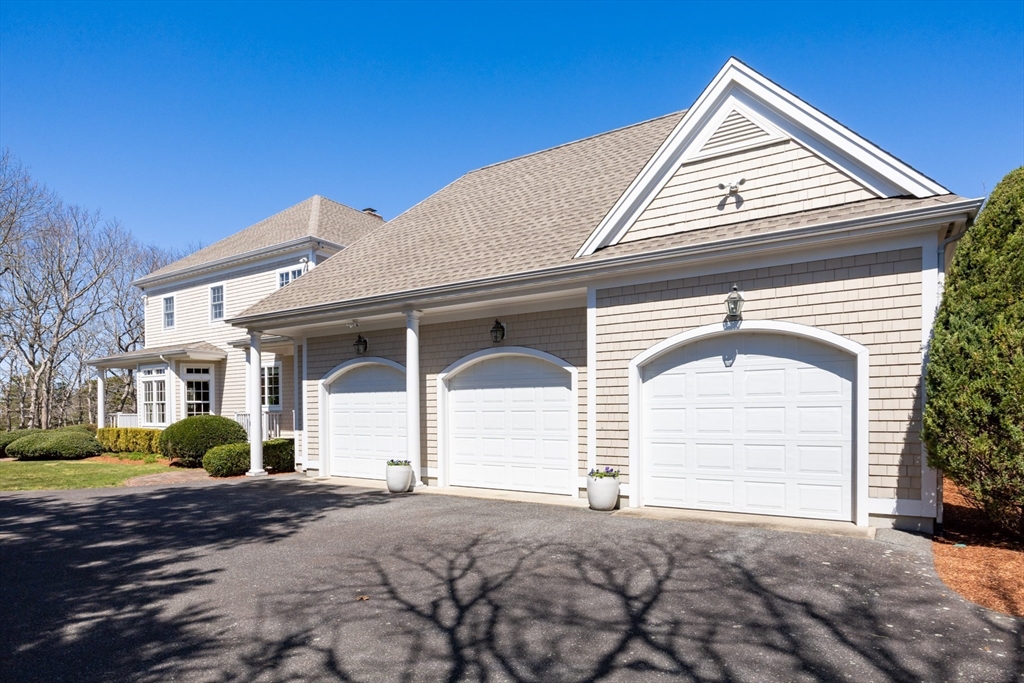 24 Highwood Ln