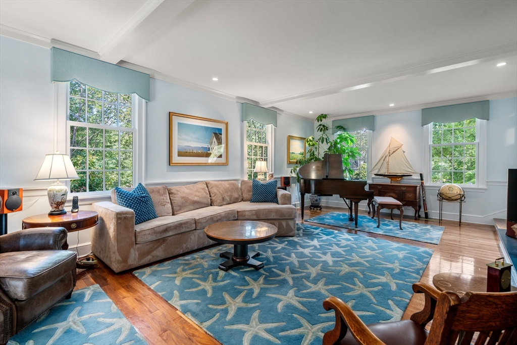 1 Woodholm Circle