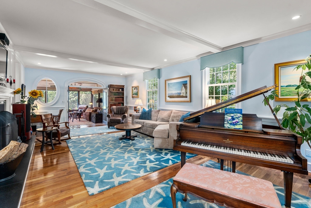 1 Woodholm Circle