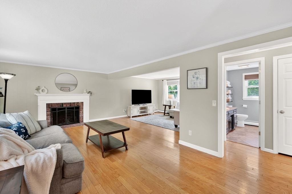 51 Lantern Ln