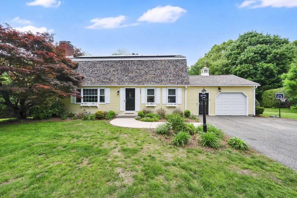 51 Lantern Ln