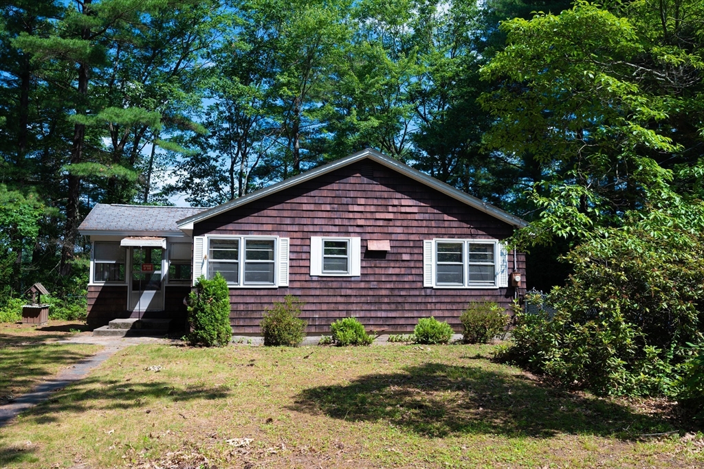 320 Fort Pond Rd
