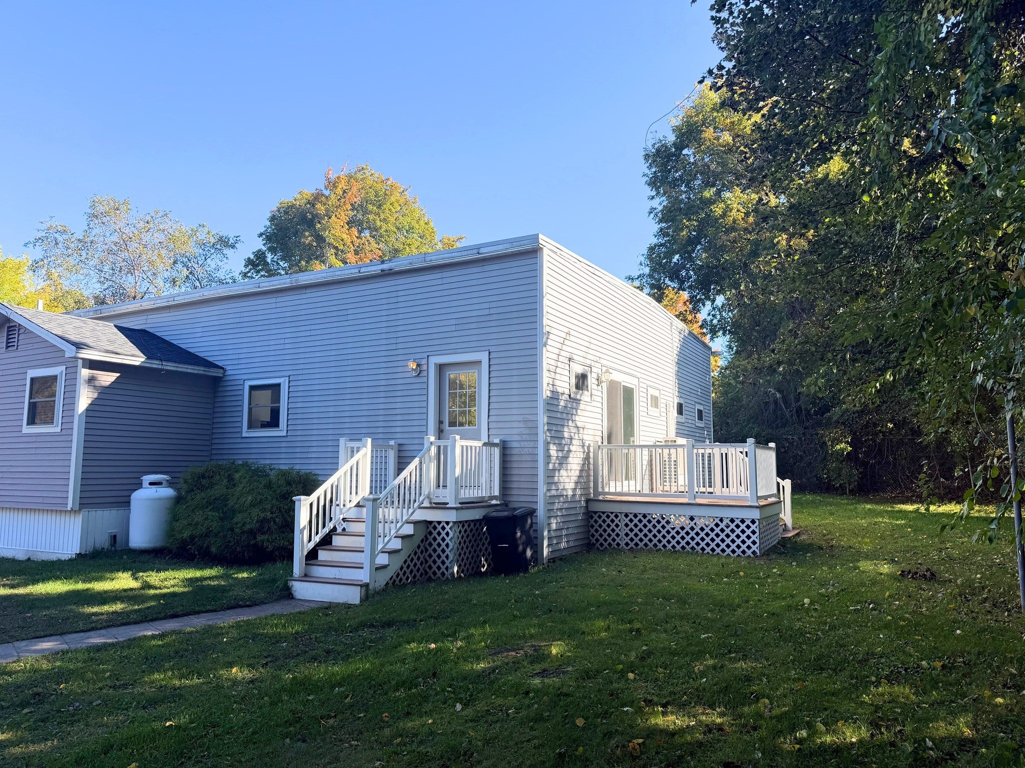 Photo of 111 Elm ST, Lunenburg, MA