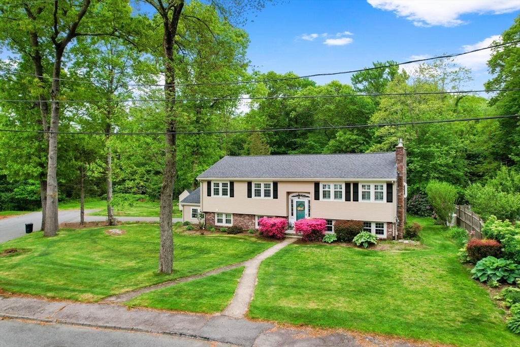 70 Stevens Dr