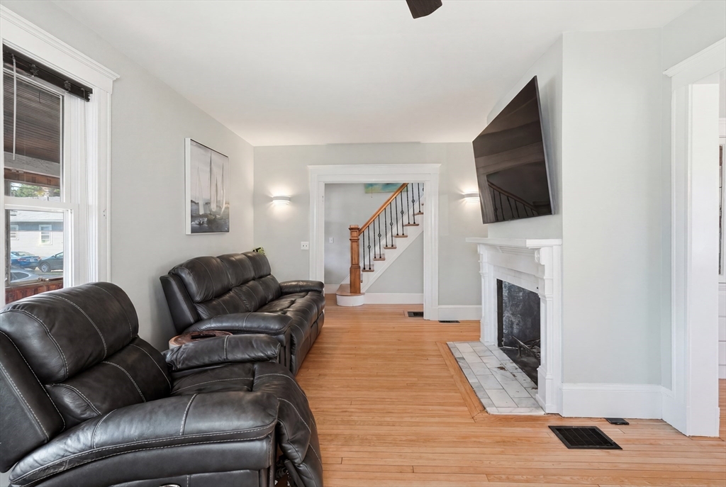 52 Pebble Ave