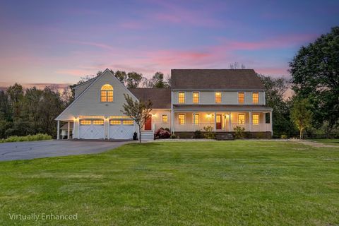 86 Mowry St Mendon MA 01756