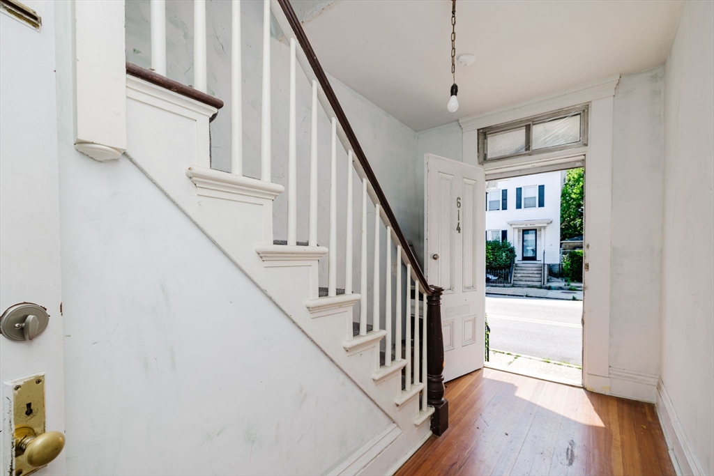 614 County St