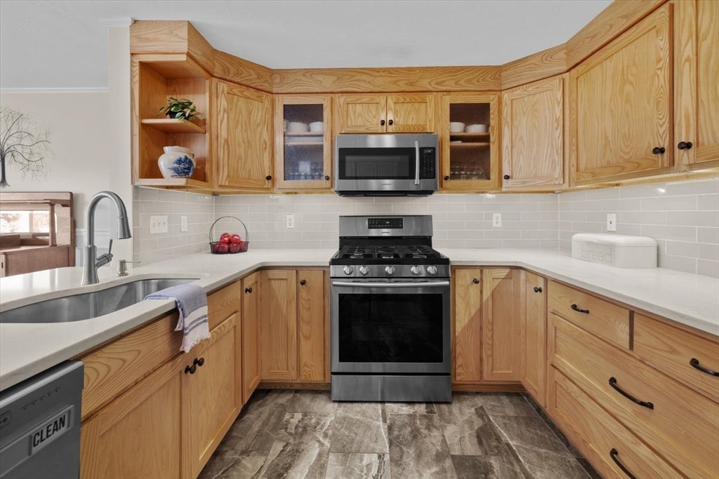 28 Coldspring Dr #C, Sutton, MA, 28 Coldspring Dr #C, Sutton, MA Photo #13