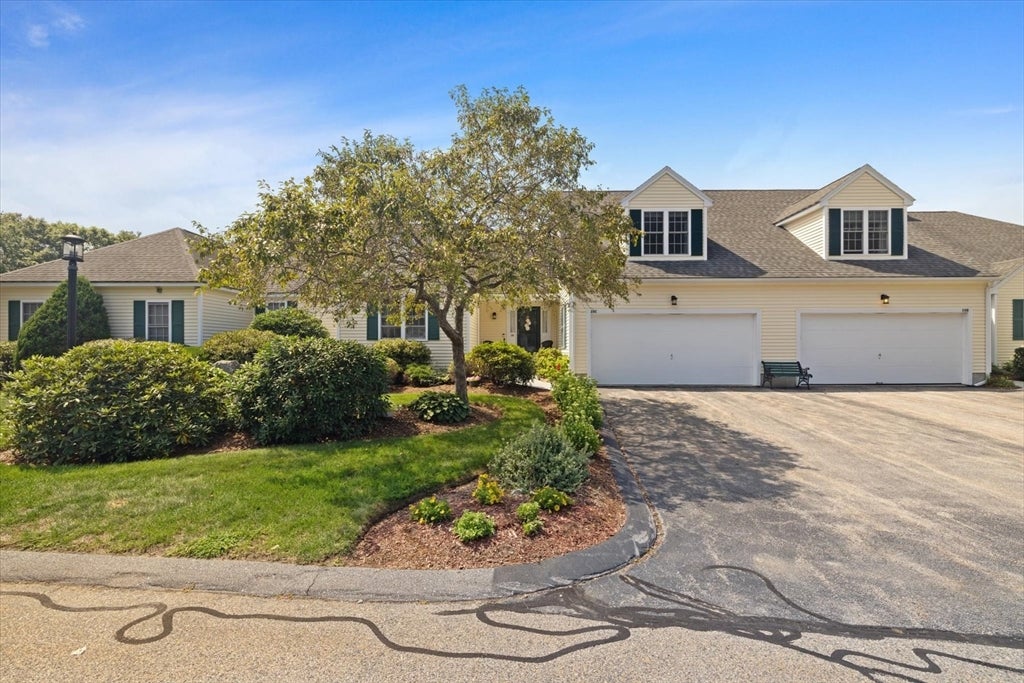 Photo of 28 Coldspring Dr, Sutton, MA