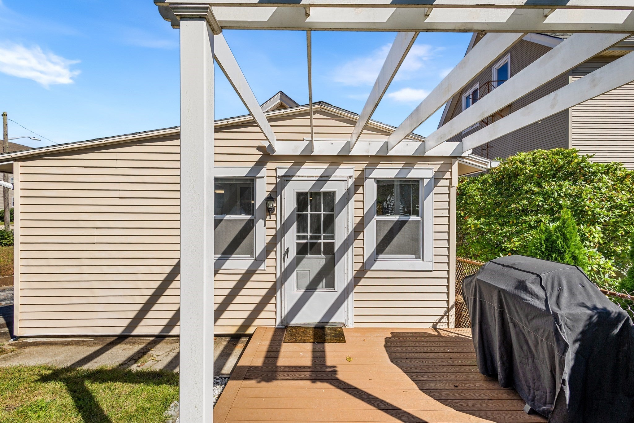 2113 Pleasant St, Fall River, MA Photo #29
