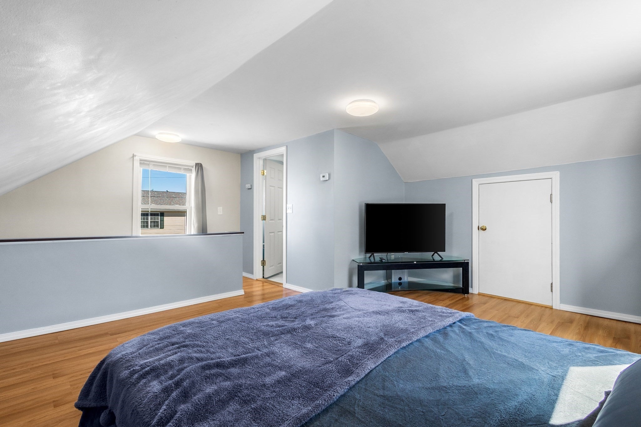 2113 Pleasant St, Fall River, MA Photo #24