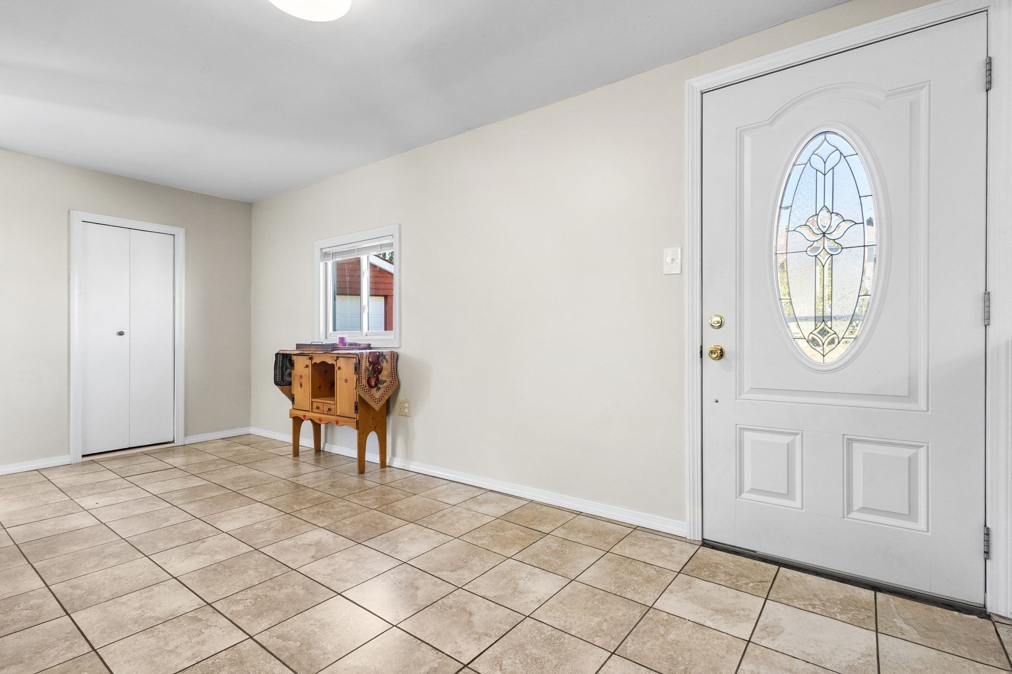 2113 Pleasant St, Fall River, MA Photo #15