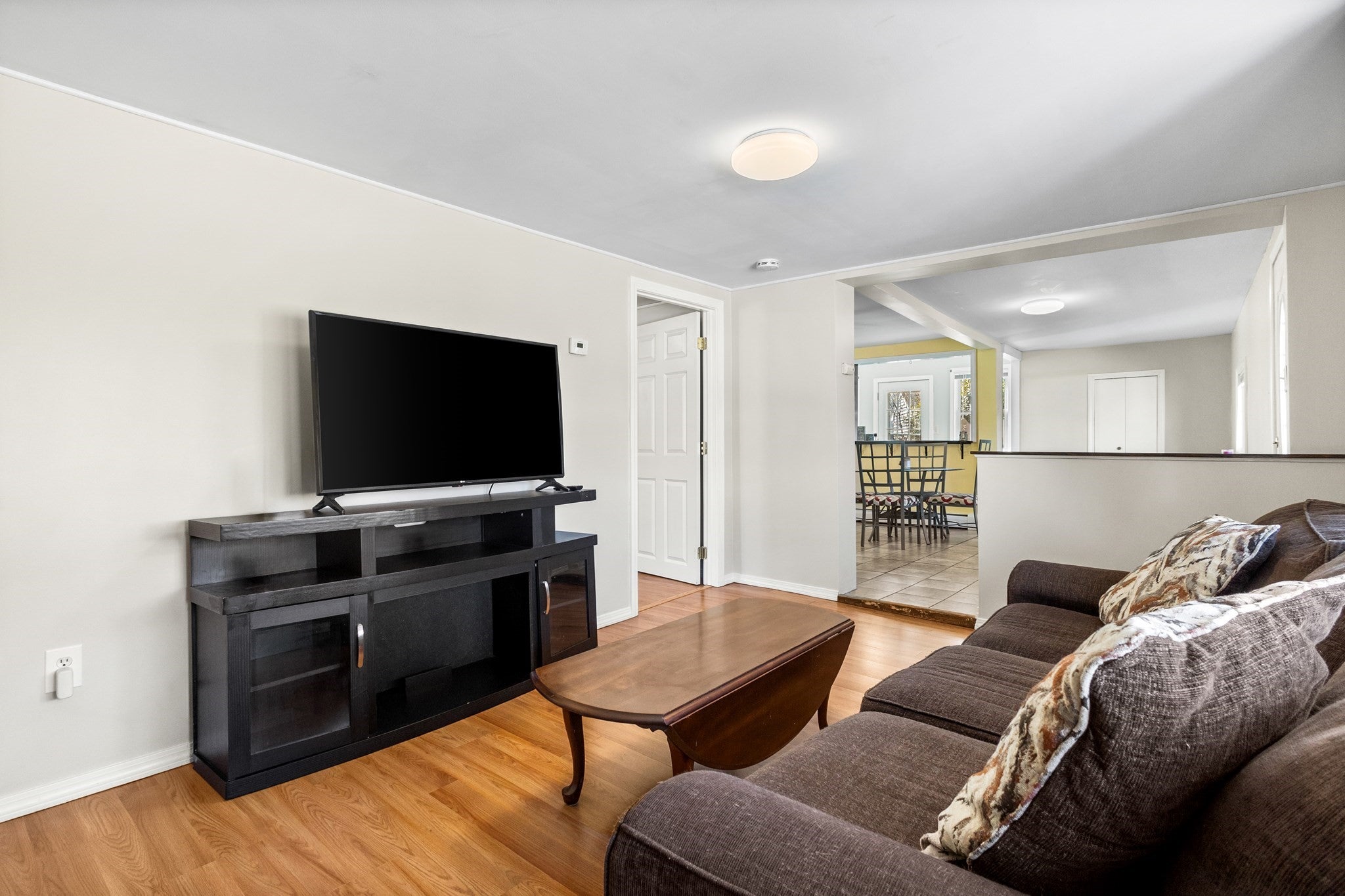 2113 Pleasant St, Fall River, MA Photo #17
