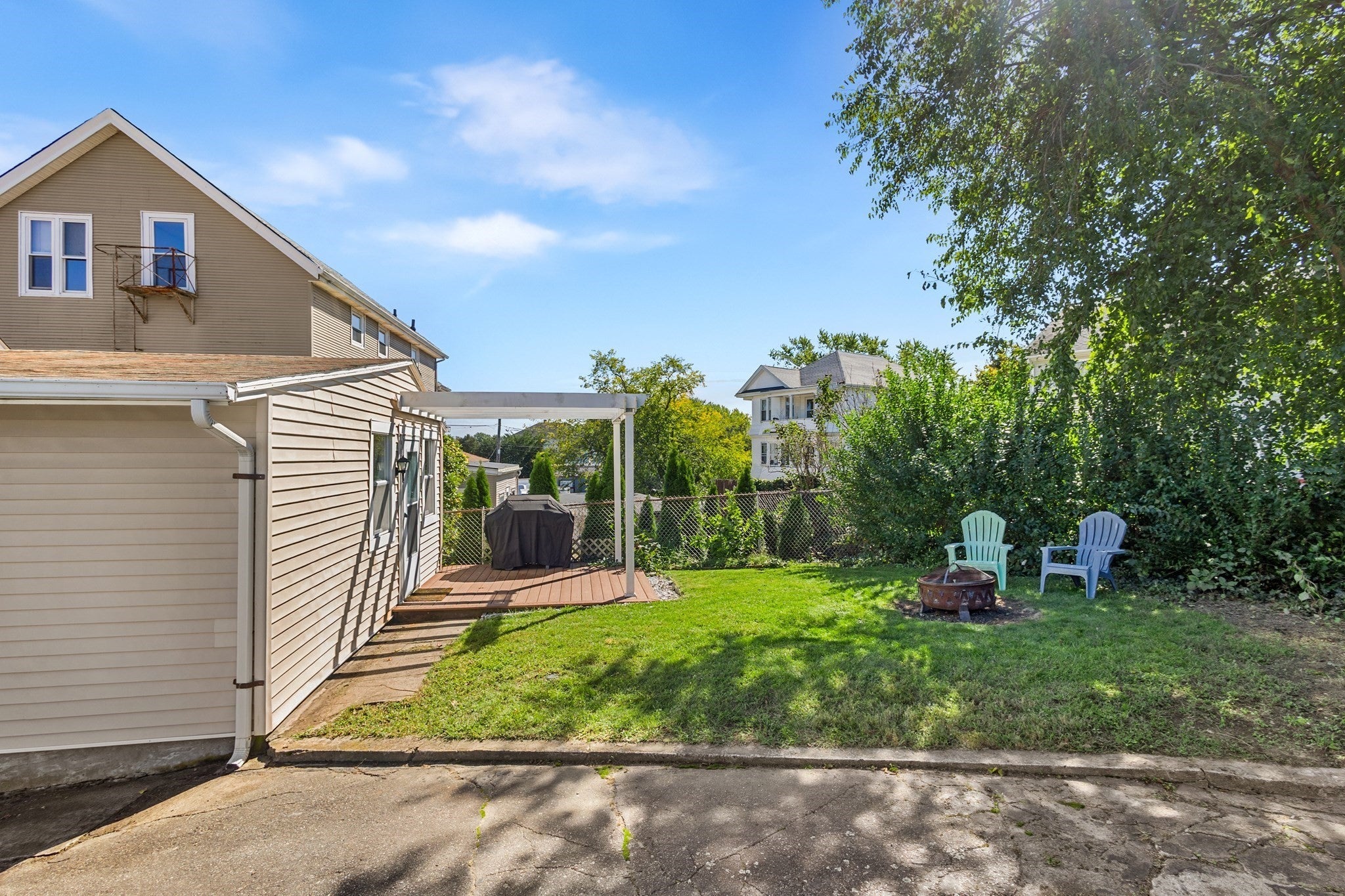 2113 Pleasant St, Fall River, MA Photo #31