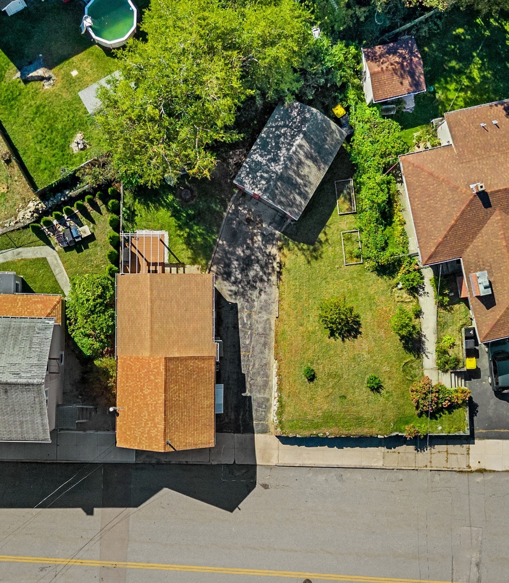 2113 Pleasant St, Fall River, MA Photo #34
