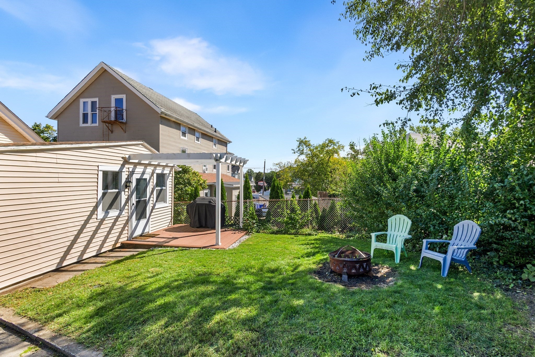 2113 Pleasant St, Fall River, MA Photo #4