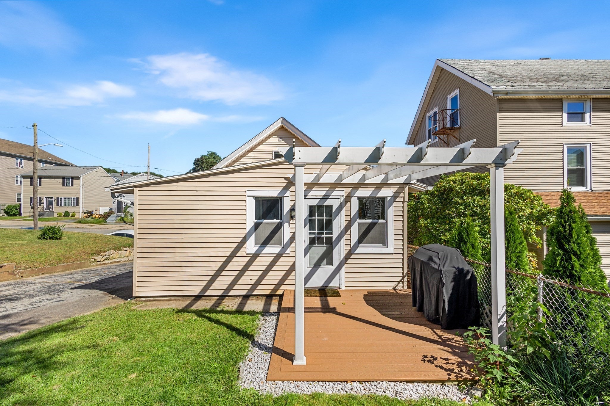 2113 Pleasant St, Fall River, MA Photo #30