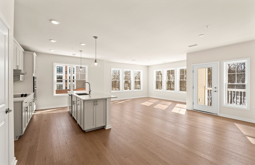 5 Peters Farm Way 312