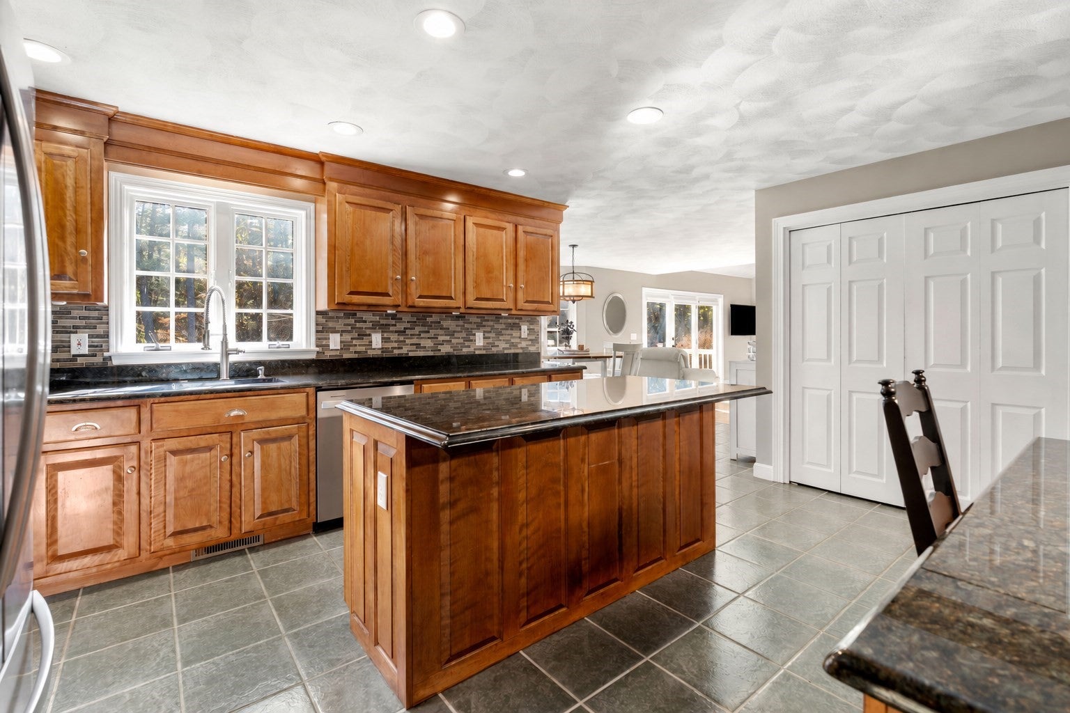 7 Robbins Farm Rd, Dunstable, MA Photo #11