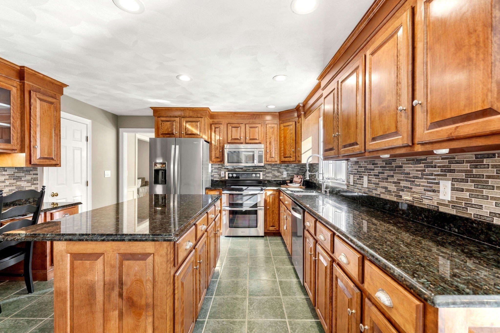 7 Robbins Farm Rd, Dunstable, MA Photo #9