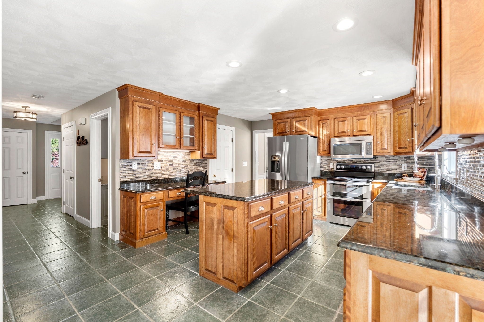 7 Robbins Farm Rd, Dunstable, MA Photo #12