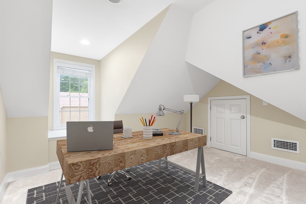 Natick, Massachusetts 01760, United States, 3 Bedrooms Bedrooms, ,3 BathroomsBathrooms,Residential,Active,125698