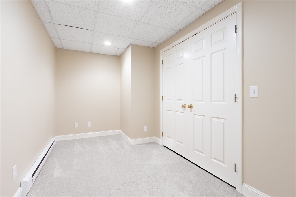 Natick, Massachusetts 01760, United States, 3 Bedrooms Bedrooms, ,3 BathroomsBathrooms,Residential,Active,125698