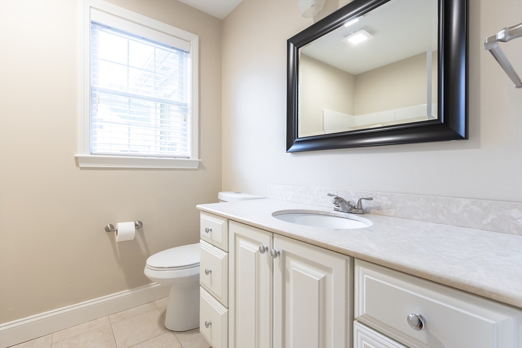 Natick, Massachusetts 01760, United States, 3 Bedrooms Bedrooms, ,3 BathroomsBathrooms,Residential,Active,125698