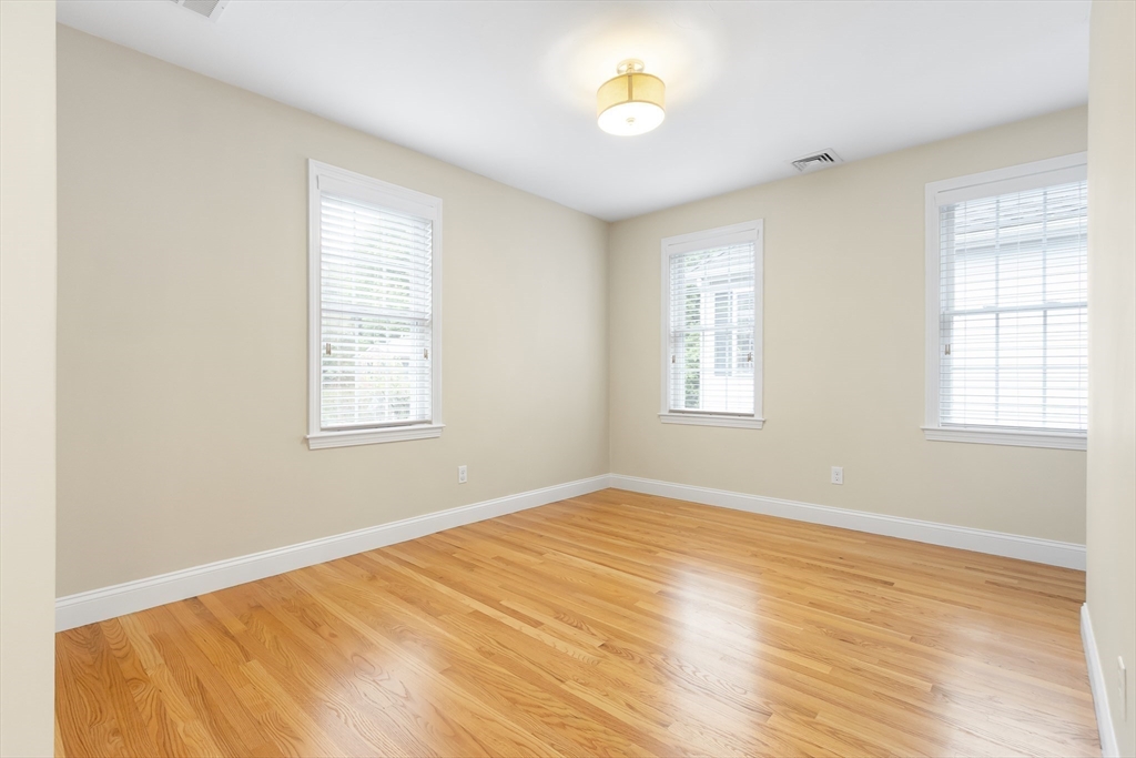 Natick, Massachusetts 01760, United States, 3 Bedrooms Bedrooms, ,3 BathroomsBathrooms,Residential,Active,125698